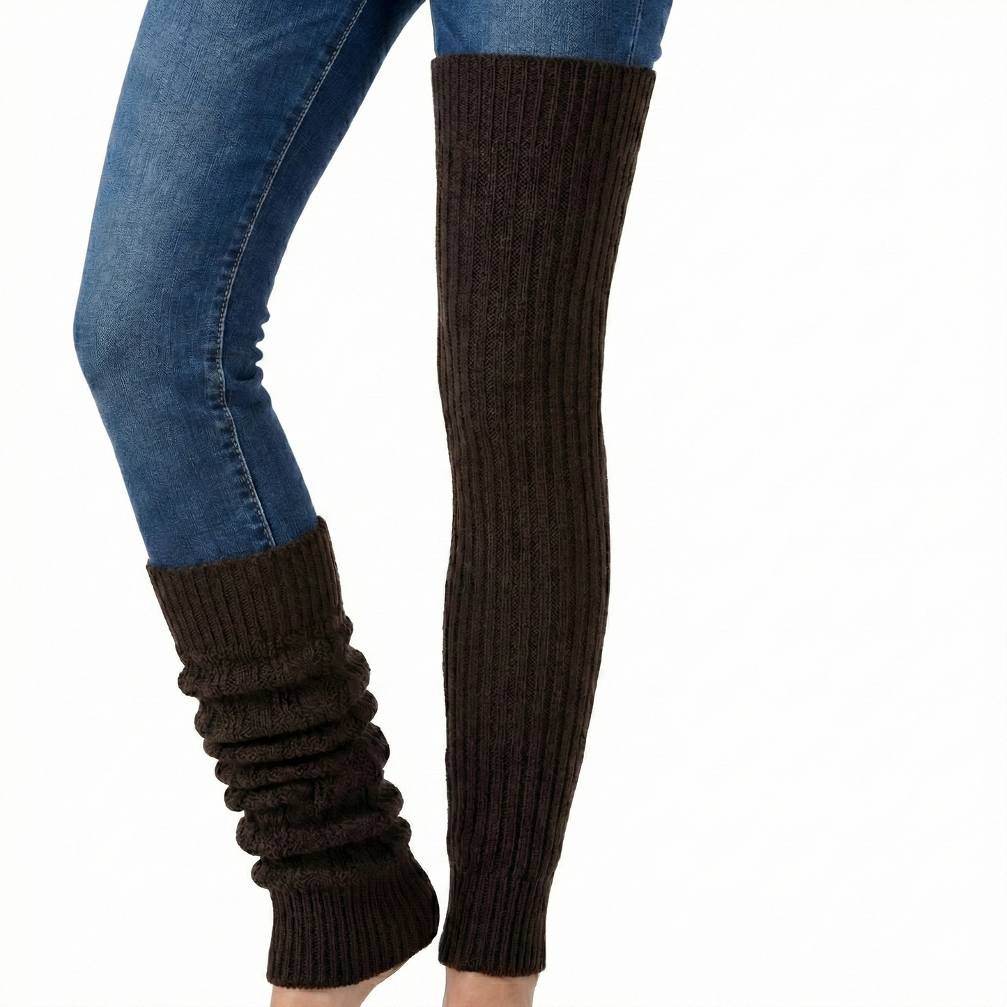 Modische Strickstulpe mit Zopf